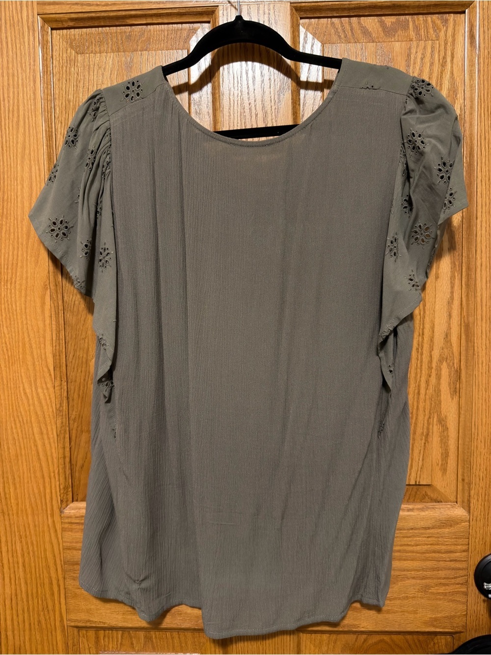 Maurice’s Solid Eyelet Lace Button Front Top - Picture 4 of 5